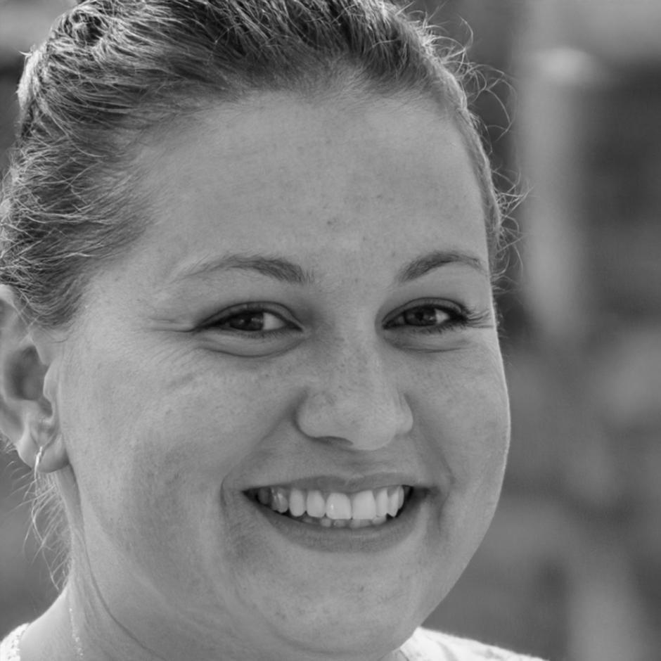 Ritratto di Celeste Mangano, esperta in gestione firewall
